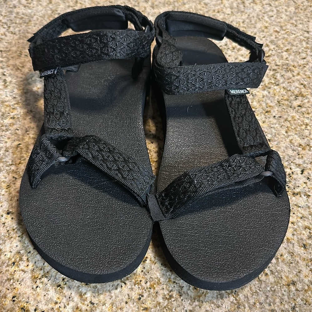 Merence comfortable sandals